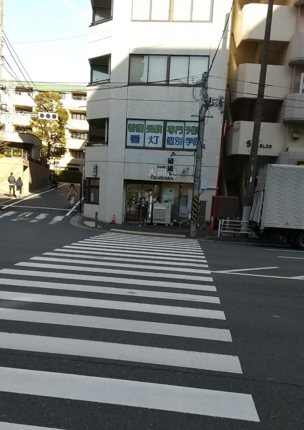 ローソン前の横断歩道